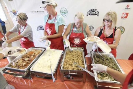 For Thanksgiving on Maui, it’s all hands on deck to feed those in need